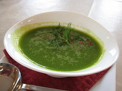 富良野産グリーンアスパラガスの冷製スープ